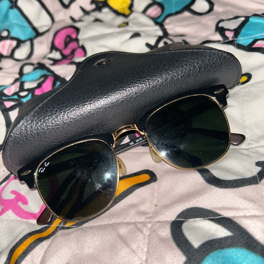 Ray-Ban Classic Black and Gold Sunglasses